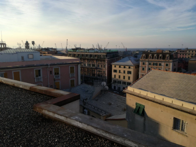 Pulizia vetri, Genova